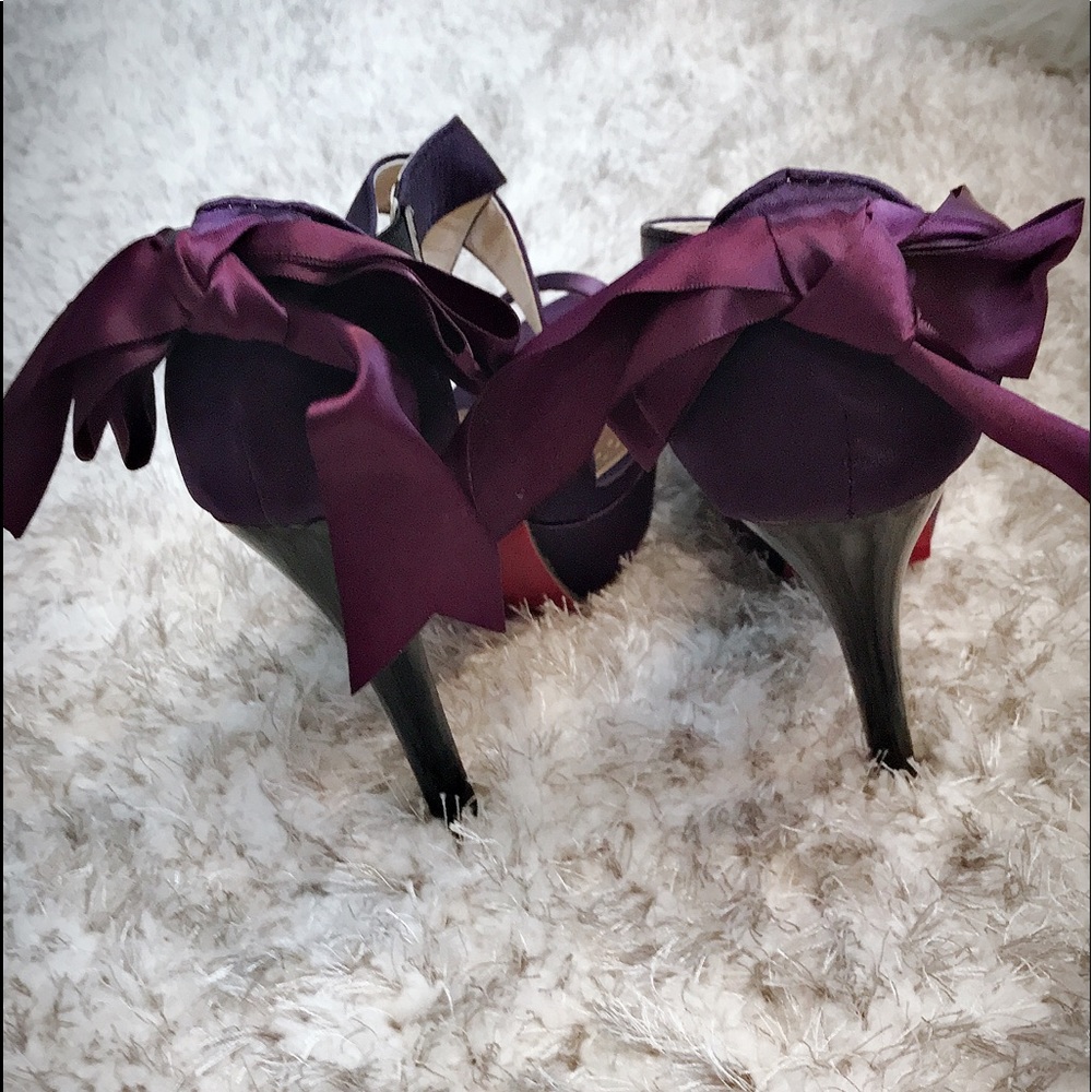 Shoes - Picture 2 of 3